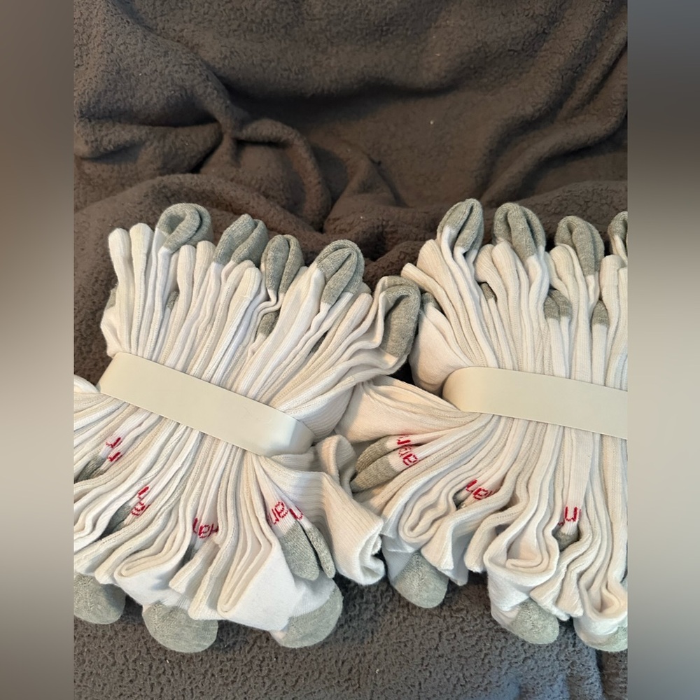 Men’s Hanes white socks